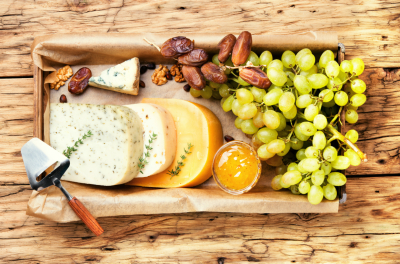 Cheese with coriander and grapes 