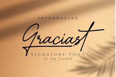 Graciast - Signature Font