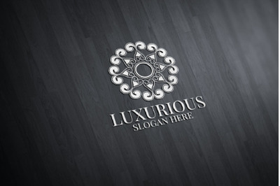 Luxurious Royal Logo 31