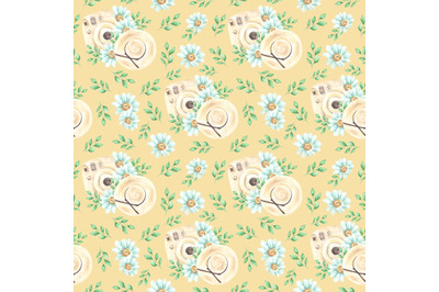 Sunny summer watercolor seamless pattern. Camera, daisies, straw hat