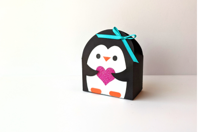 Penguin Gift Box | SVG | PNG | DXF | EPS