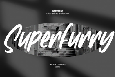 Superfurry Handwritten Display Font