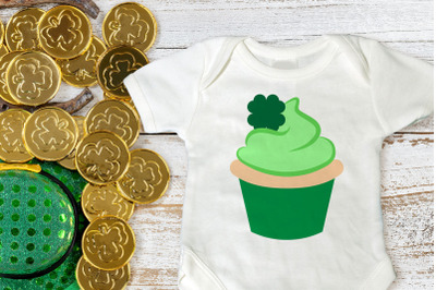 St Patrick&amp;&23;039;s Day Cupcake with Clover | SVG | PNG | DXF | EPS