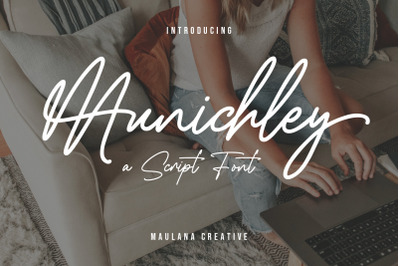 Munichly Signature Script Font