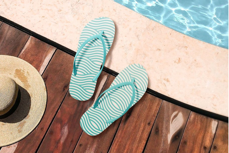 beach-slippers-mockup