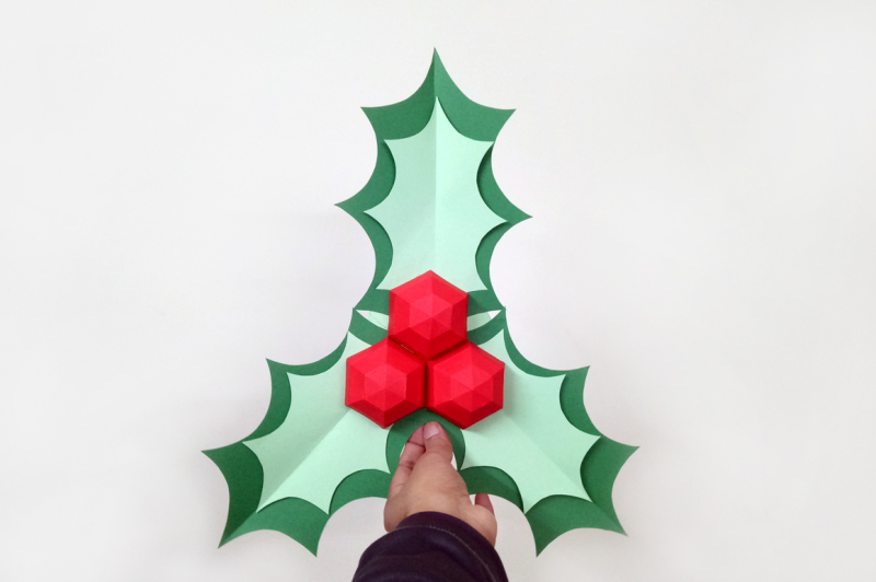 diy-christmas-holly-stick-3d-papercraft