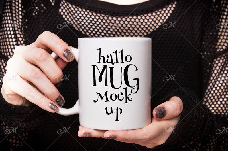 Free Halloween Mug Mockup. PSD (PSD Mockups)