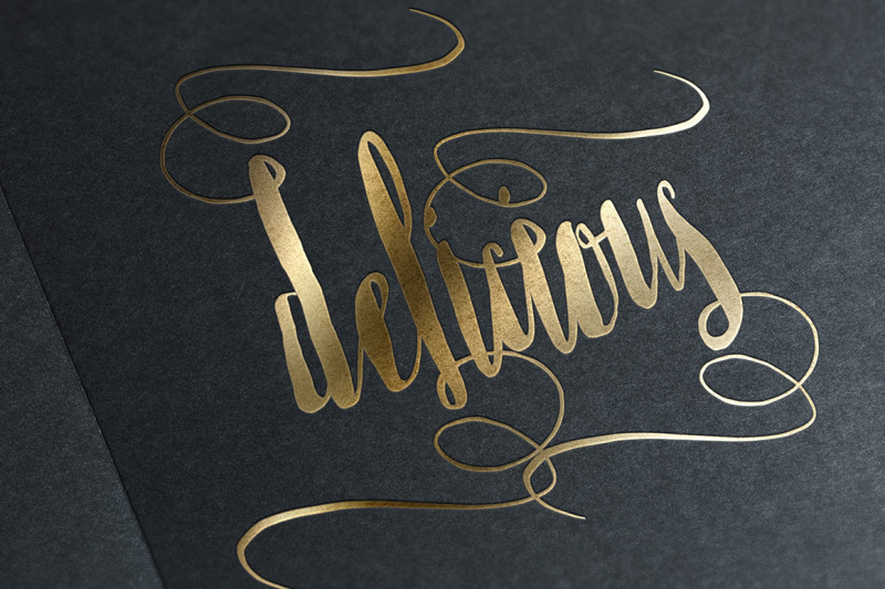 saltywaters-type-font-script-typeface-with-swashes-and-stylistic-alternates