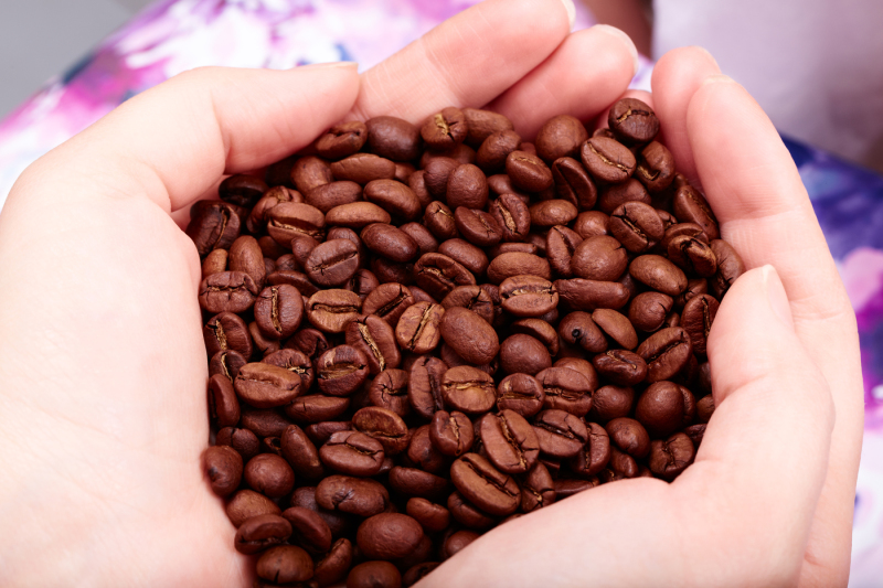 coffee-beans-in-hands