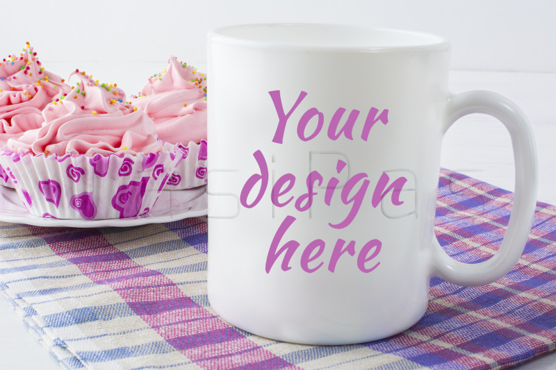 coffee-mug-mockup-with-checkered-napkin