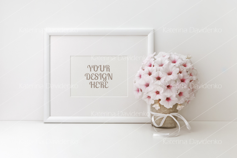 frame-mockup-styled-stock-photos-white-flowers