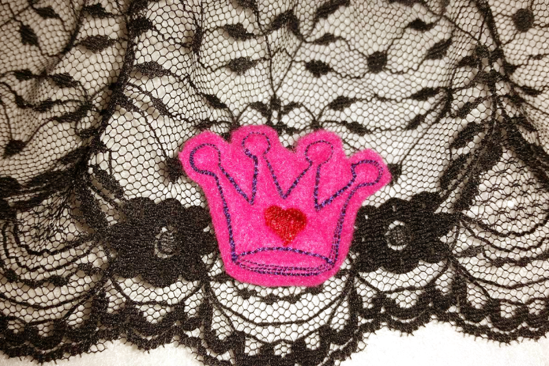 princess-crown-ith-feltie-applique-embroidery