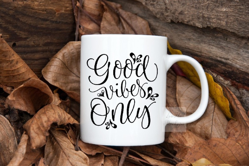 autumn-fall-coffee-mug-mockup-white-cup-mock-up-psd-september-mockups