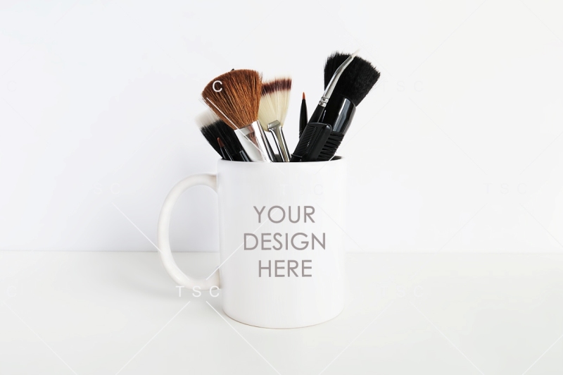 Free White Mug Mockup (PSD Mockups)