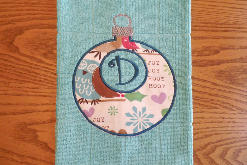 monogram-circle-christmas-ornament-applique-embroidery