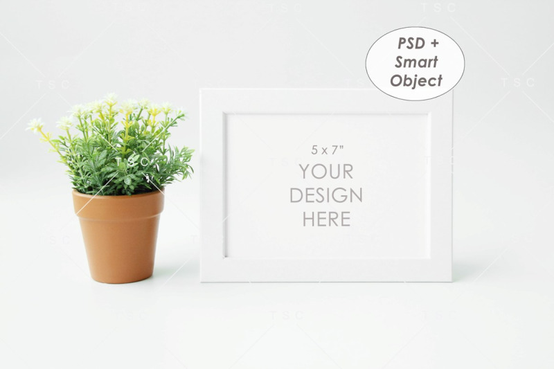Free 5 x 7 Frame Mockup (PSD Mockups)