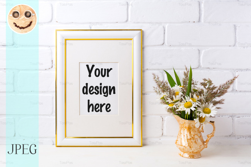 gold-decorated-frame-mockup-with-chamomile-and-grass-in-golden-vase