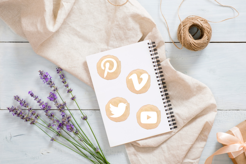 20-brown-social-media-icons-round-watercolor-social-icons