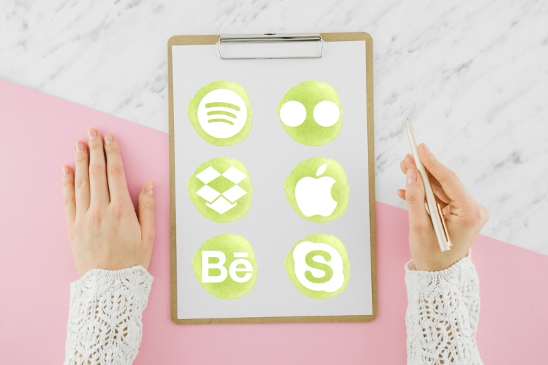 light-green-social-media-icons-round-watercolor-social-icons