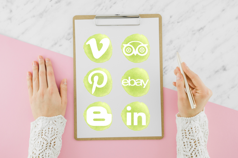 light-green-social-media-icons-round-watercolor-social-icons