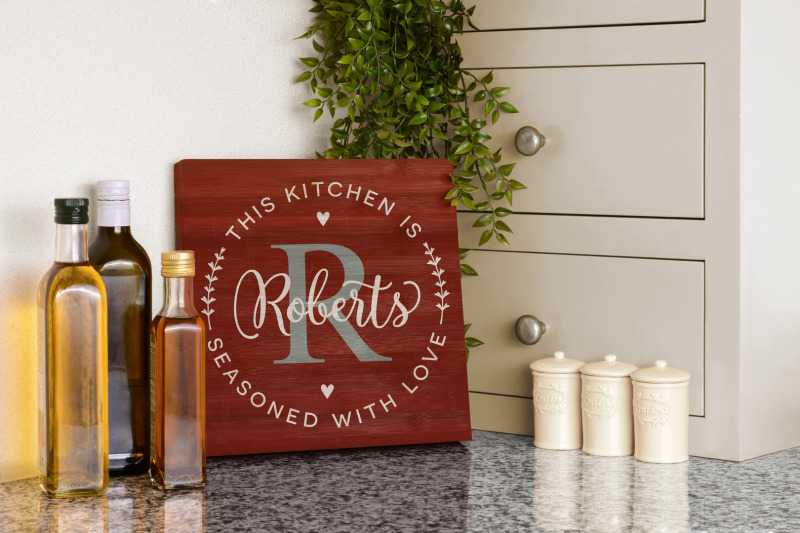 instant-mockup-wood-sign-kitchen-cutting-board