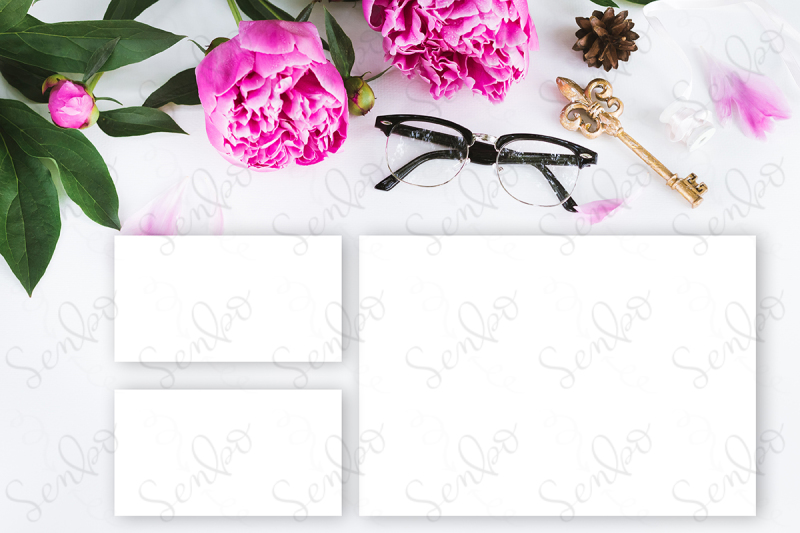 editable-mockup-with-flowers