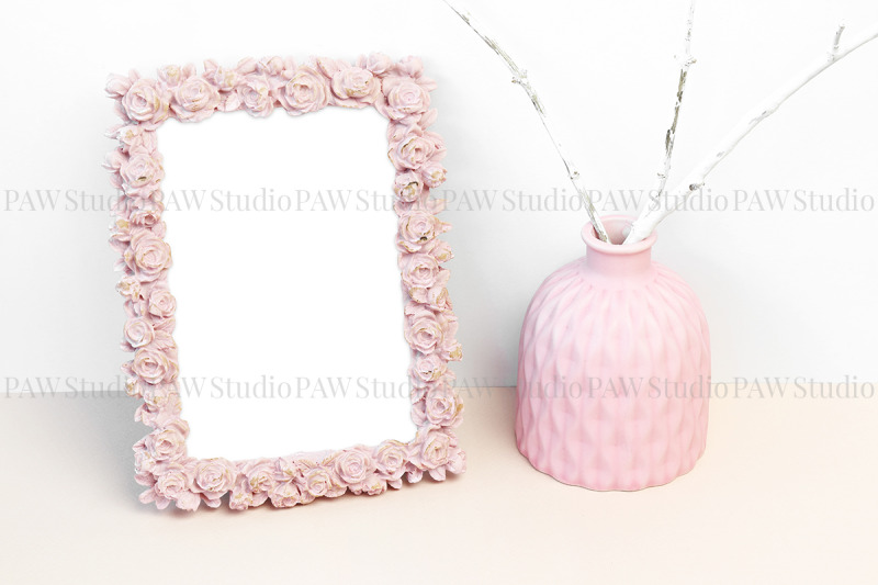 mockup-photo-with-pink-vase