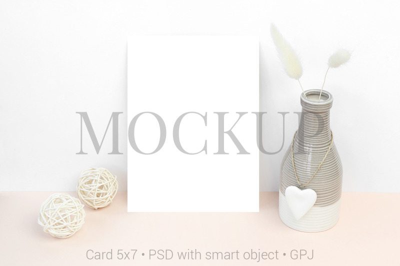 mockup-card-with-bowl-and-wooden-balls