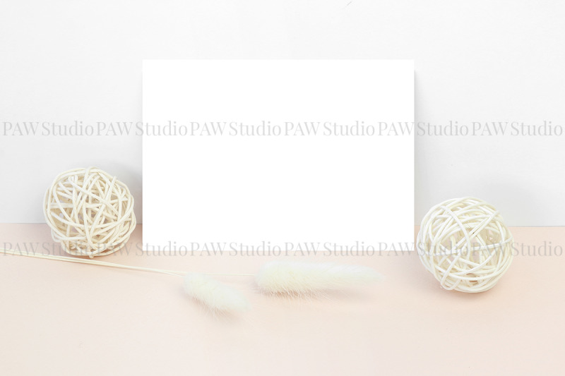 mockup-card-with-wooden-balls-and-dry-flowers