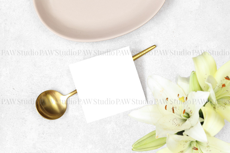 flat-lay-thank-you-card-with-gold-spoon