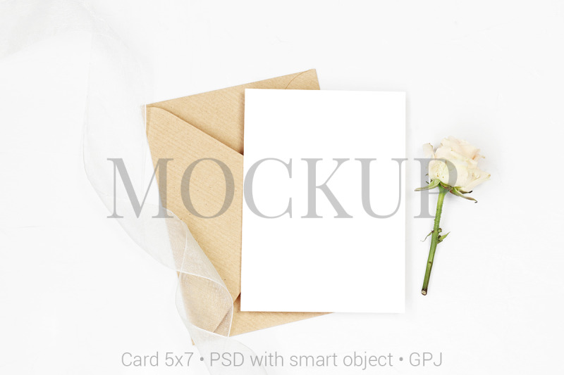 mockup-invitation-card-with-envelope-rose-and-ribbon