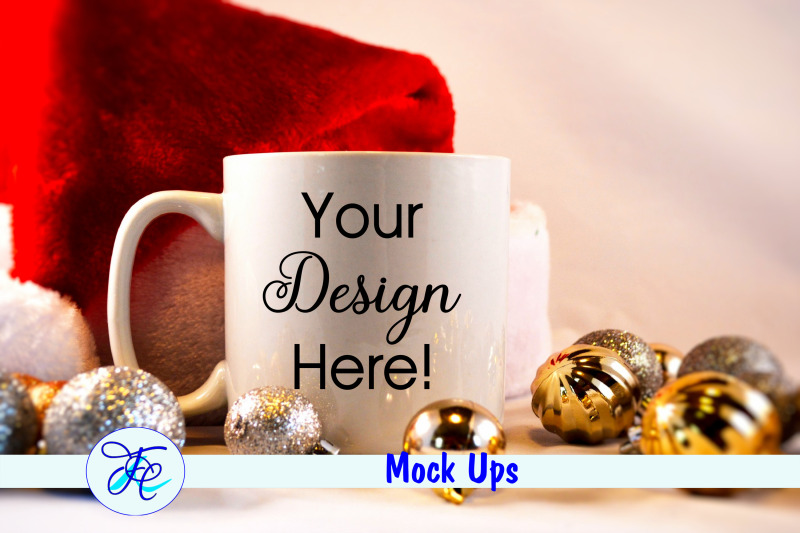 christmas-cup-mock-up-with-gold-bulbs