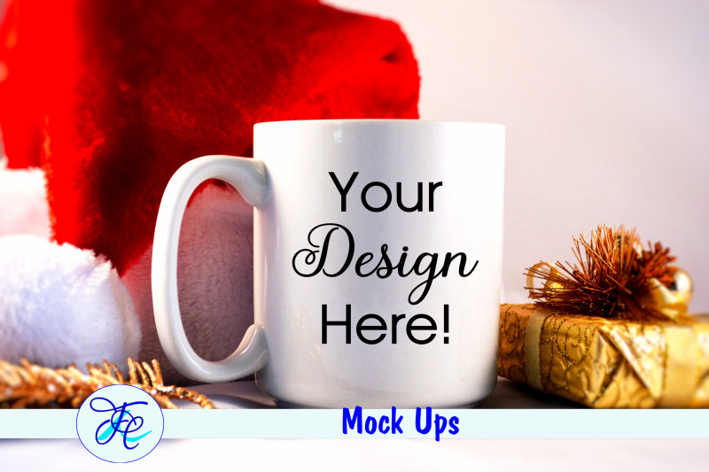 christmas-cup-mock-up-with-gold