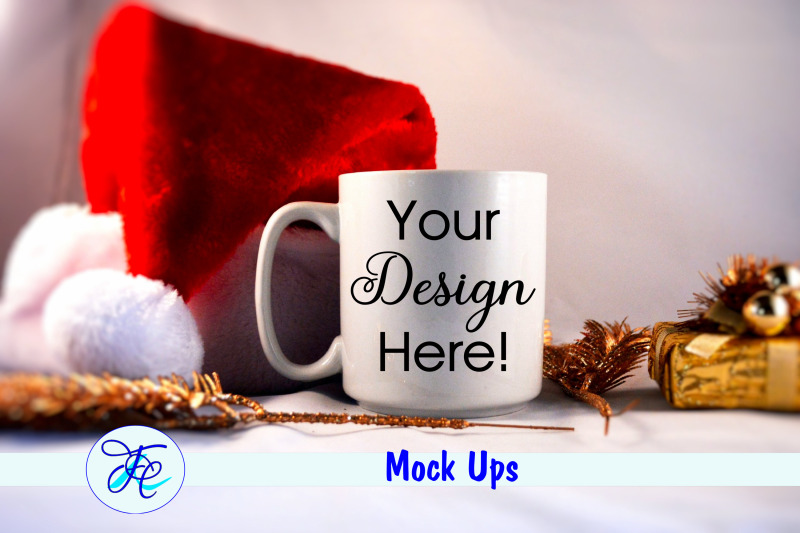 christmas-cup-mock-up-with-gold