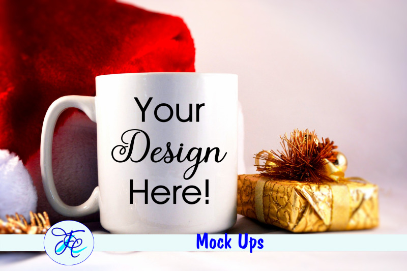 christmas-cup-mock-up-with-gold