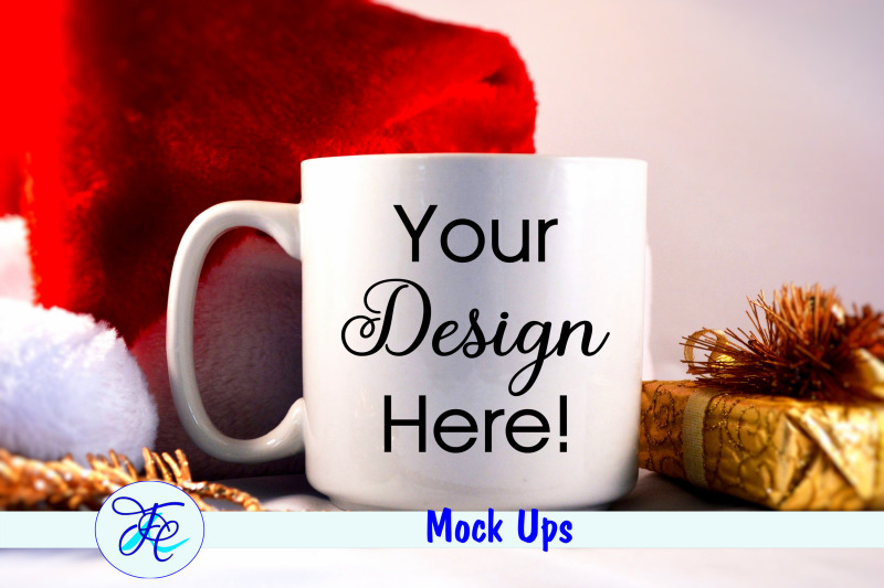 christmas-cup-mock-up-with-gold