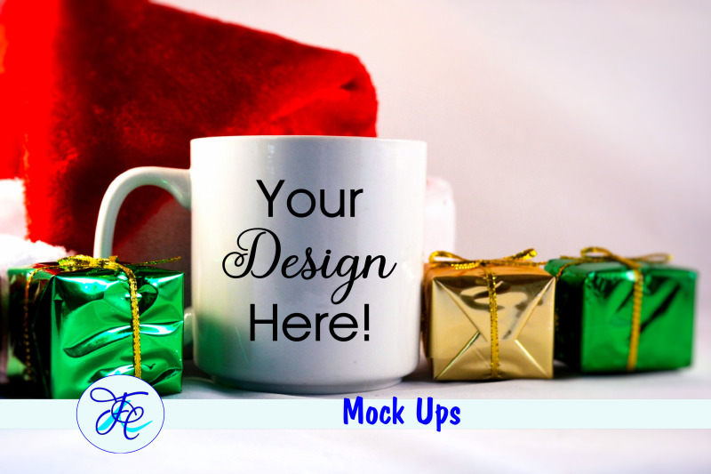 christmas-cup-mock-up-with-packages