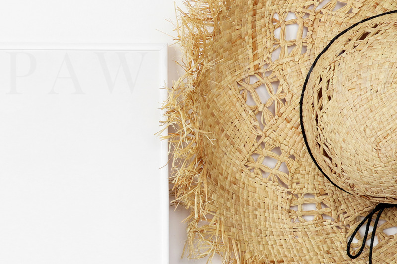 photo-frame-mockup-with-straw-hat