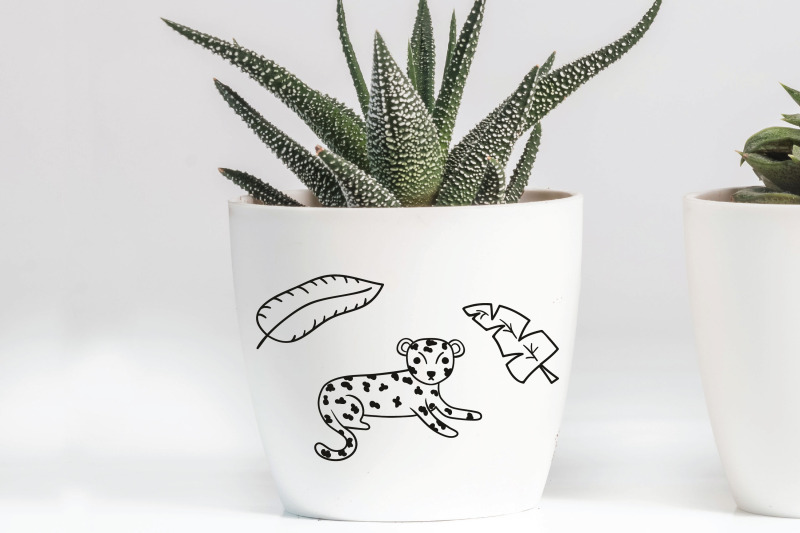 jungle-animals-doodles-hand-drawn-tropical-leaves