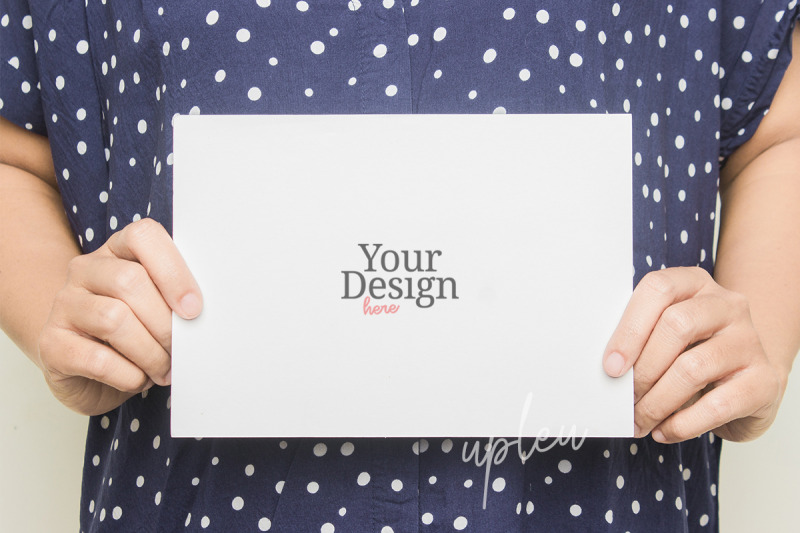 a5-greeting-card-mockup-model-handling-business-card-mockup