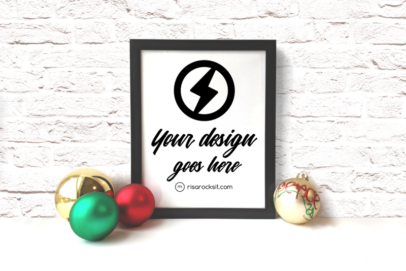 picture-frame-with-christmas-ornaments-png-mock-up