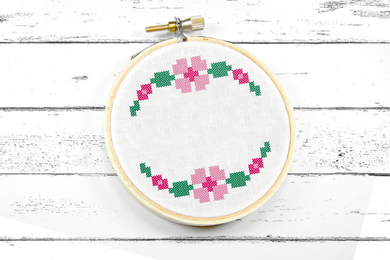 faux-cross-stitch-floral-border-embroidery