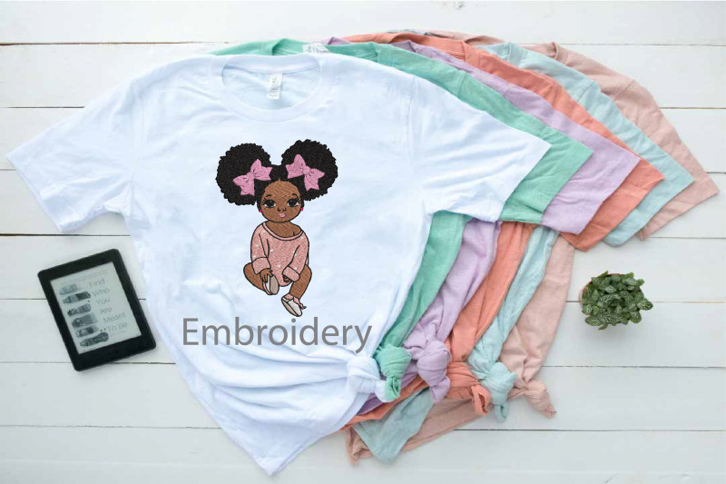 embroidery-peekaboo-baby-girl-with-puff-afro-ponytails-afro-hair