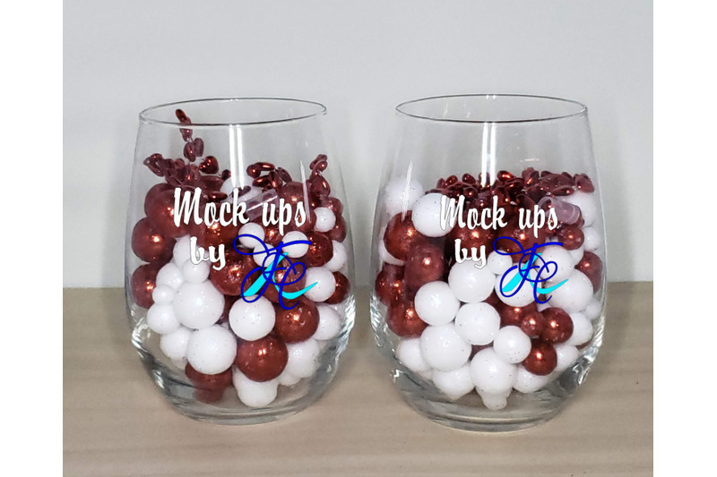 valentines-day-stemless-wine-glasses-mockups