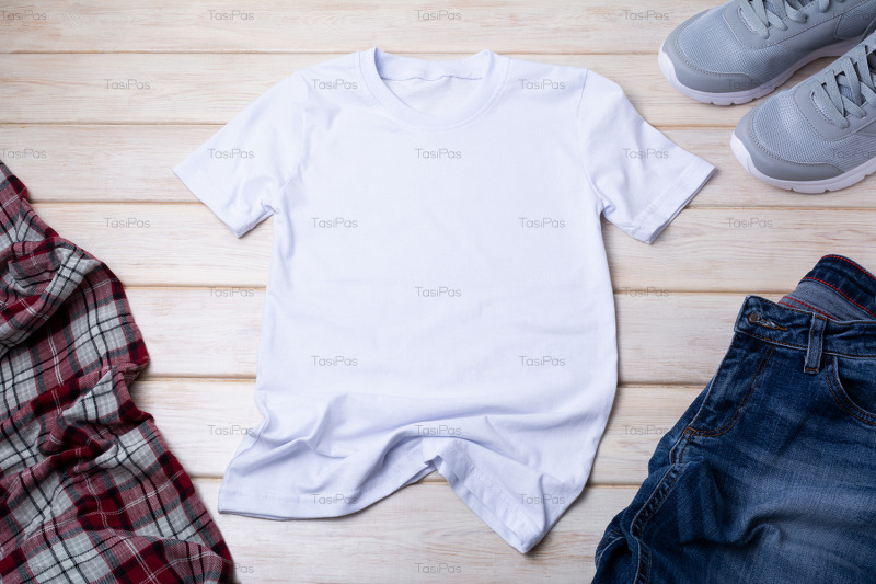 mens-t-shirt-mockup-with-indigo-jeans-and-gray-running-shoes