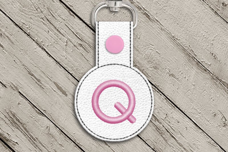 letter-q-ith-round-key-fob-applique-embroidery