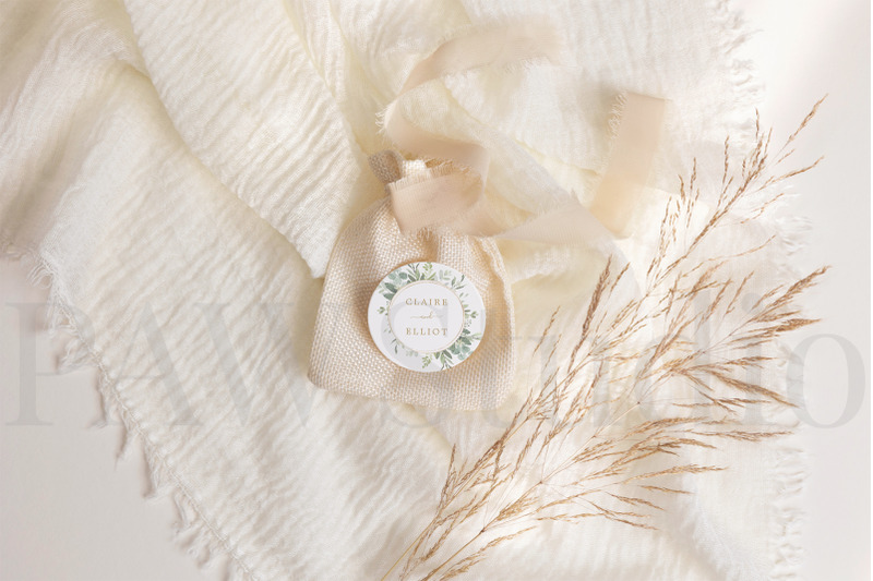 wedding-tag-mockup-round-label-label-mockup