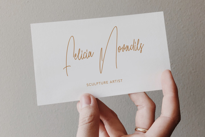 gilly-fleurs-signature-font