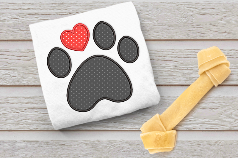 dog-paw-with-heart-toe-applique-embroidery