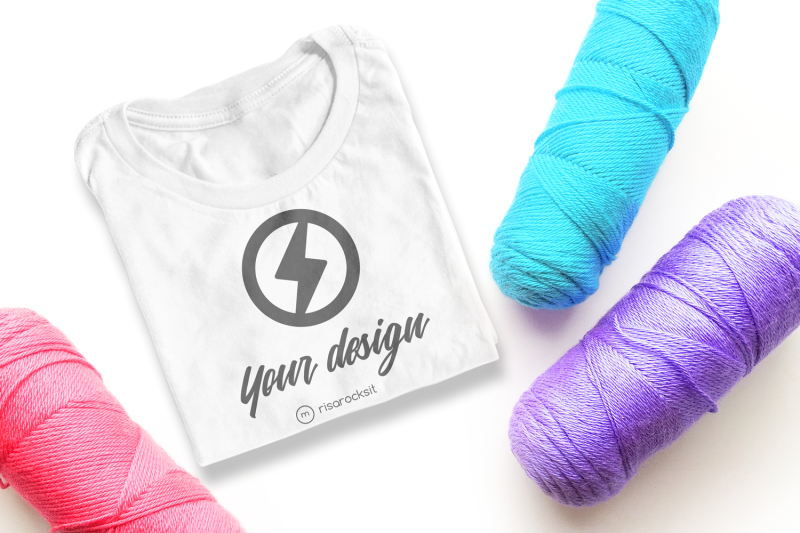 tee-shirt-with-scattered-yarn-photoshop-mock-up